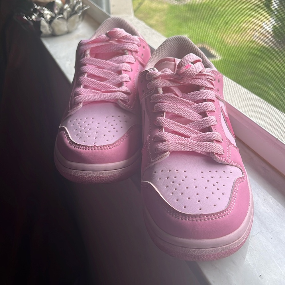 Nike Dunks Low Triple Pink